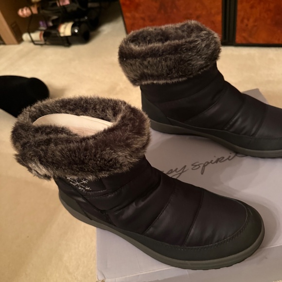 Easy Spirit      Black boots - Picture 3 of 5